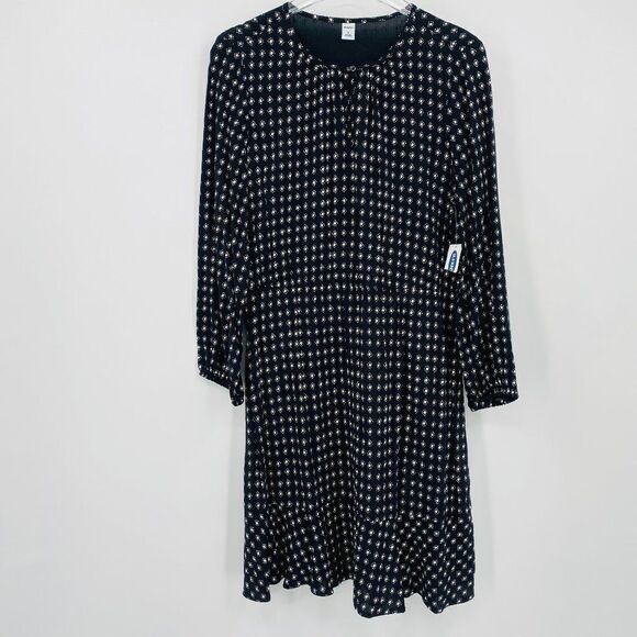 NWT Old Navy Size Medium Black & White Geometric Print Long Sleeve Midi Dress - Picture 1 of 9